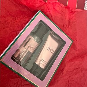 Victoria's Secret Velvet Petals Fragrance Duo